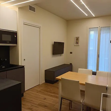 Riviera Near The + Parking Apartman